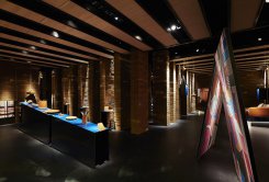 Модный дом Hermes представил на выставке мебели в Милане свою коллекцию